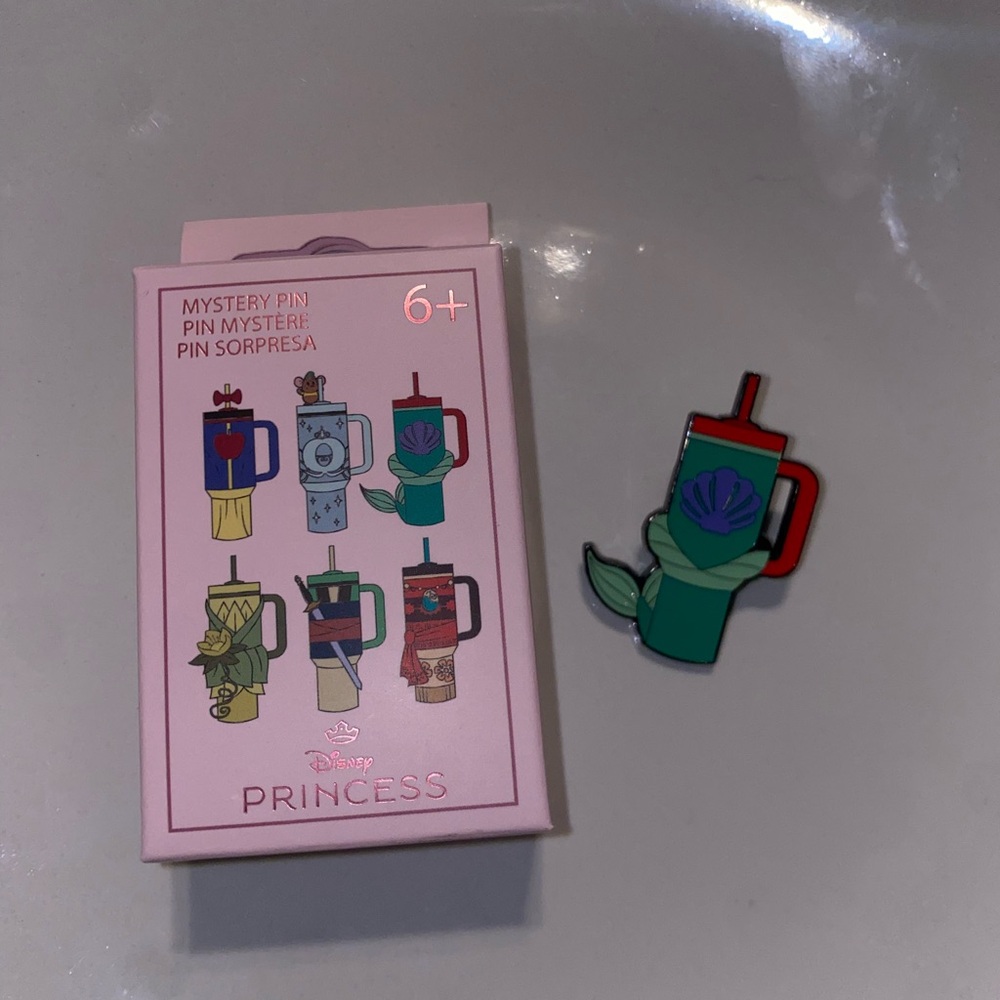 Disney Princess mystery pin tumbler “Little Mermaid” Ariel - Picture 3 of 7